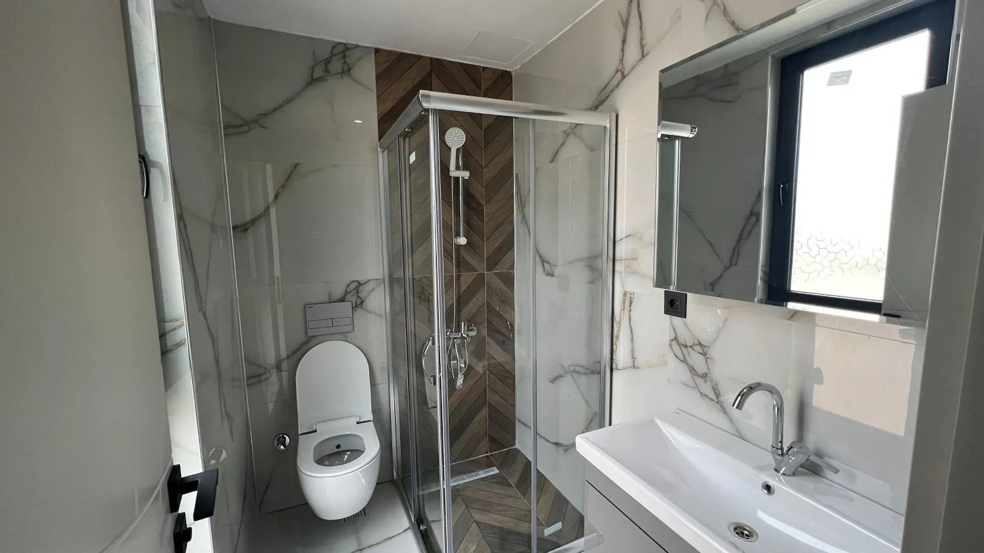 Apartment Dueden Selalesine Yakin Sik Genis Ve Rahat Daireler Antalya