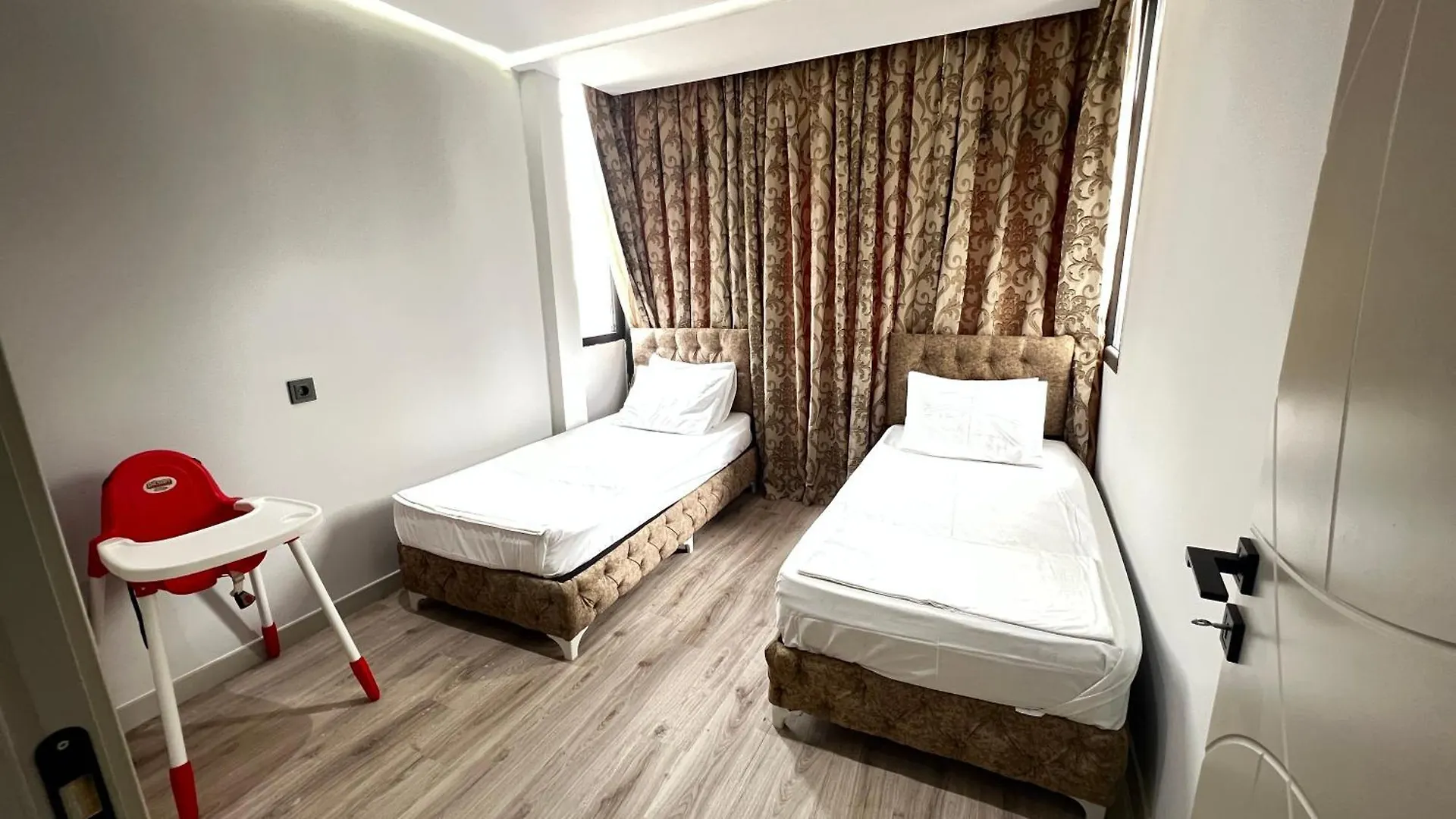 Dueden Selalesine Yakin Sik Genis Ve Rahat Daireler Antalya Apartment
